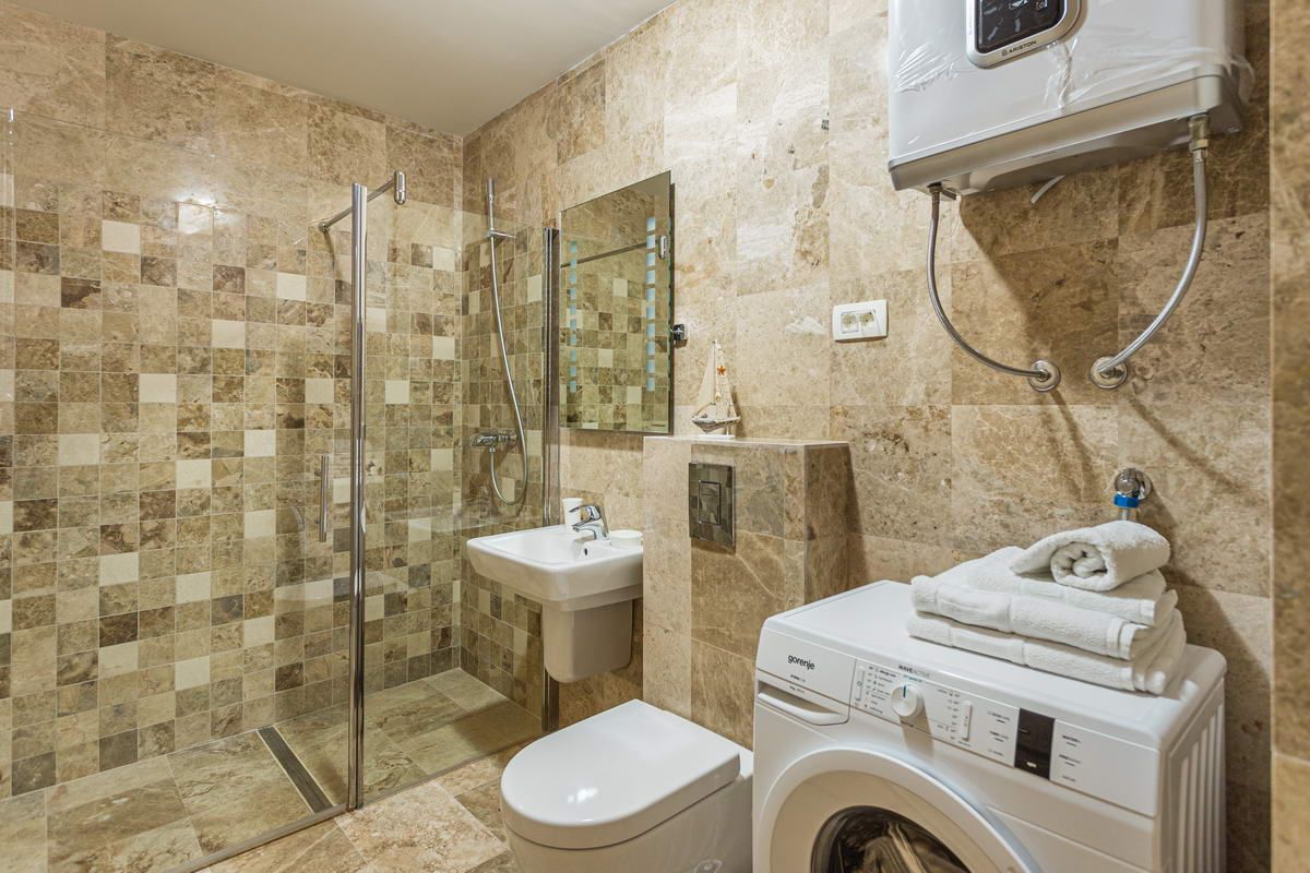 Przno,Budva-Nov luksuzno opremljen jednosoban stan 87m2 sa pogledom na more i parking mestom - Amfora Real Estate