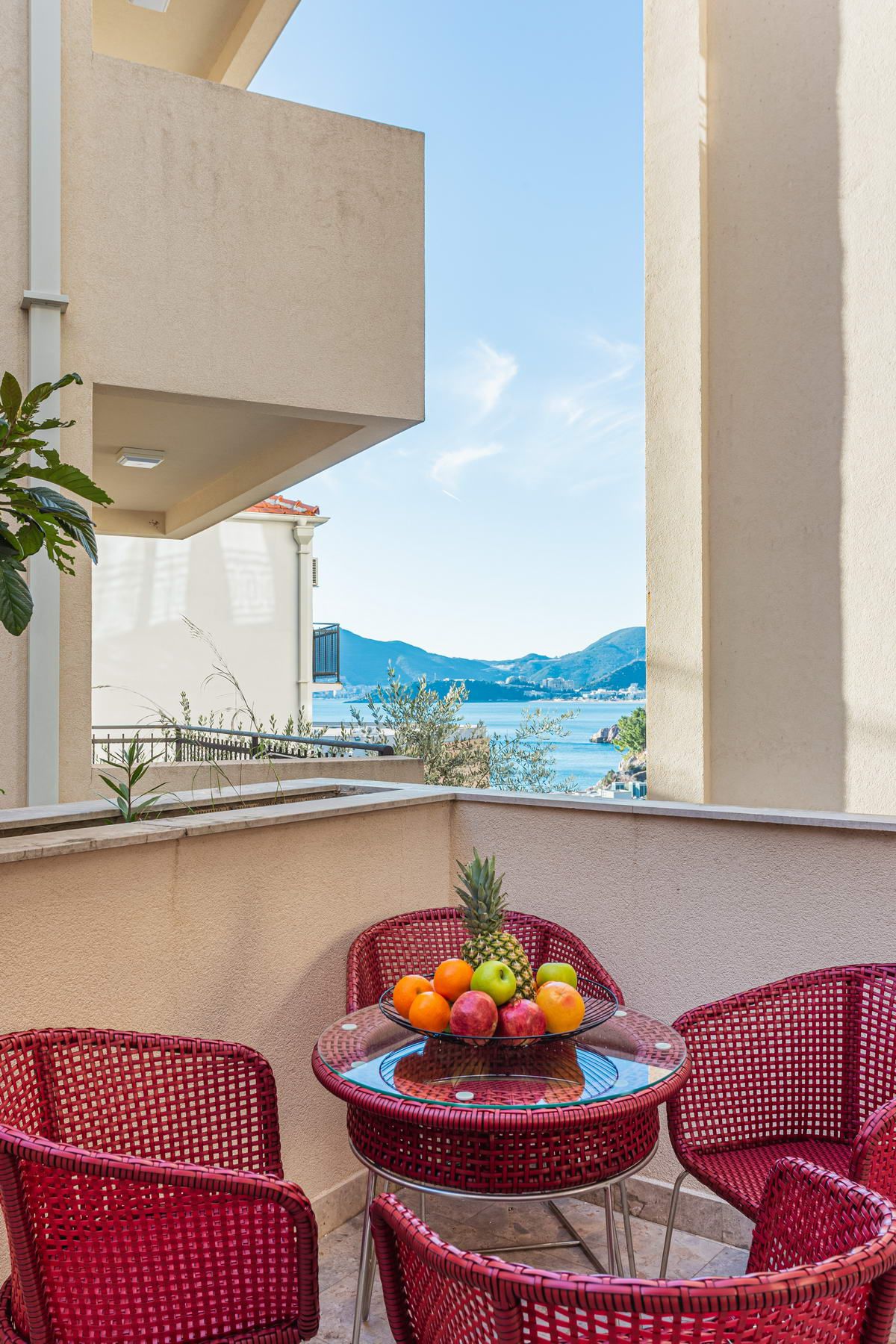 Przno,Budva-Nov luksuzno opremljen jednosoban stan 87m2 sa pogledom na more i parking mestom - Amfora Real Estate