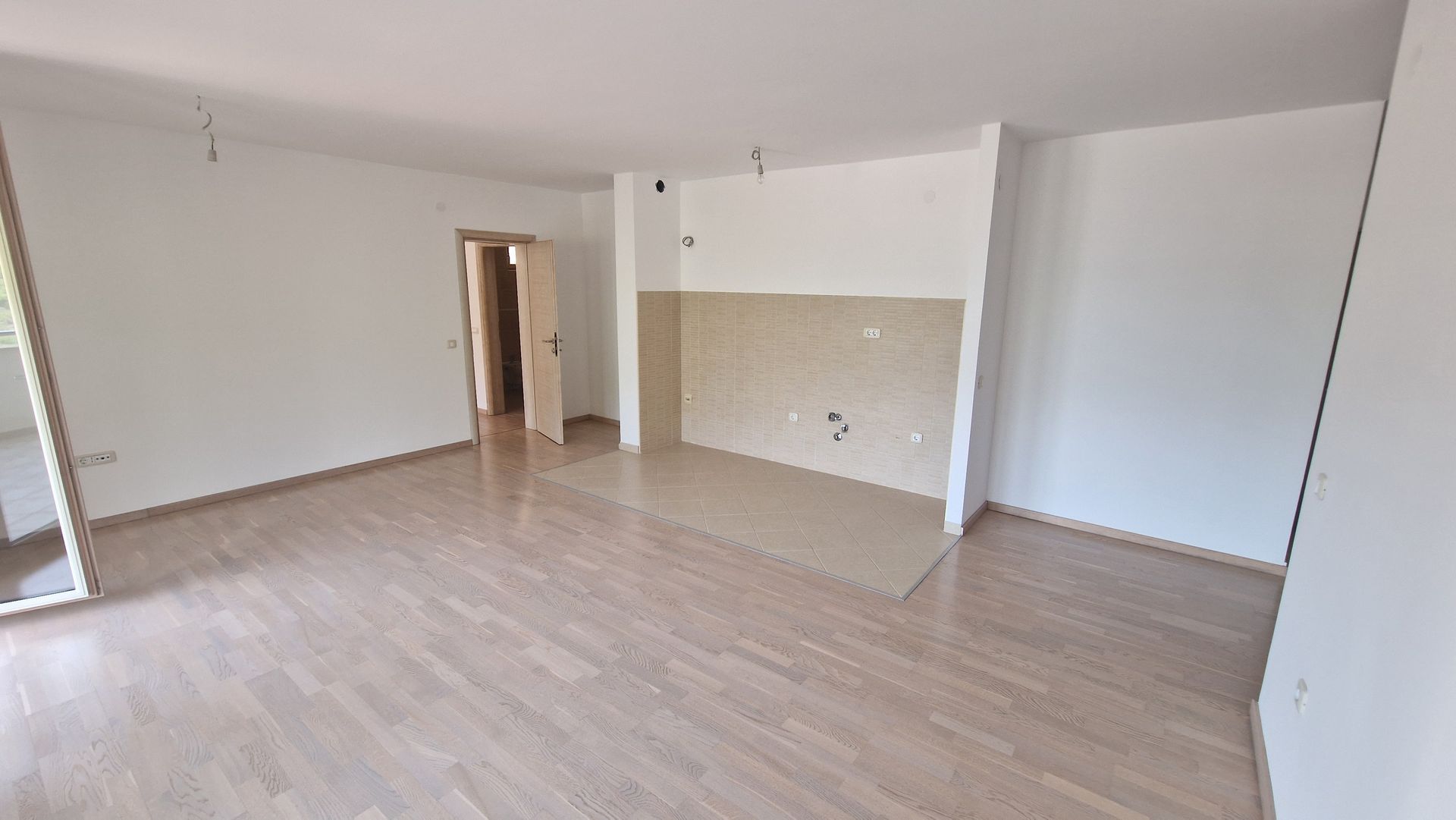 amforaproperty.com/Nov dvosoban stan (105m2) sa pogledom na more u kompleksu sa bazenom,Bečići,Ivanovići.