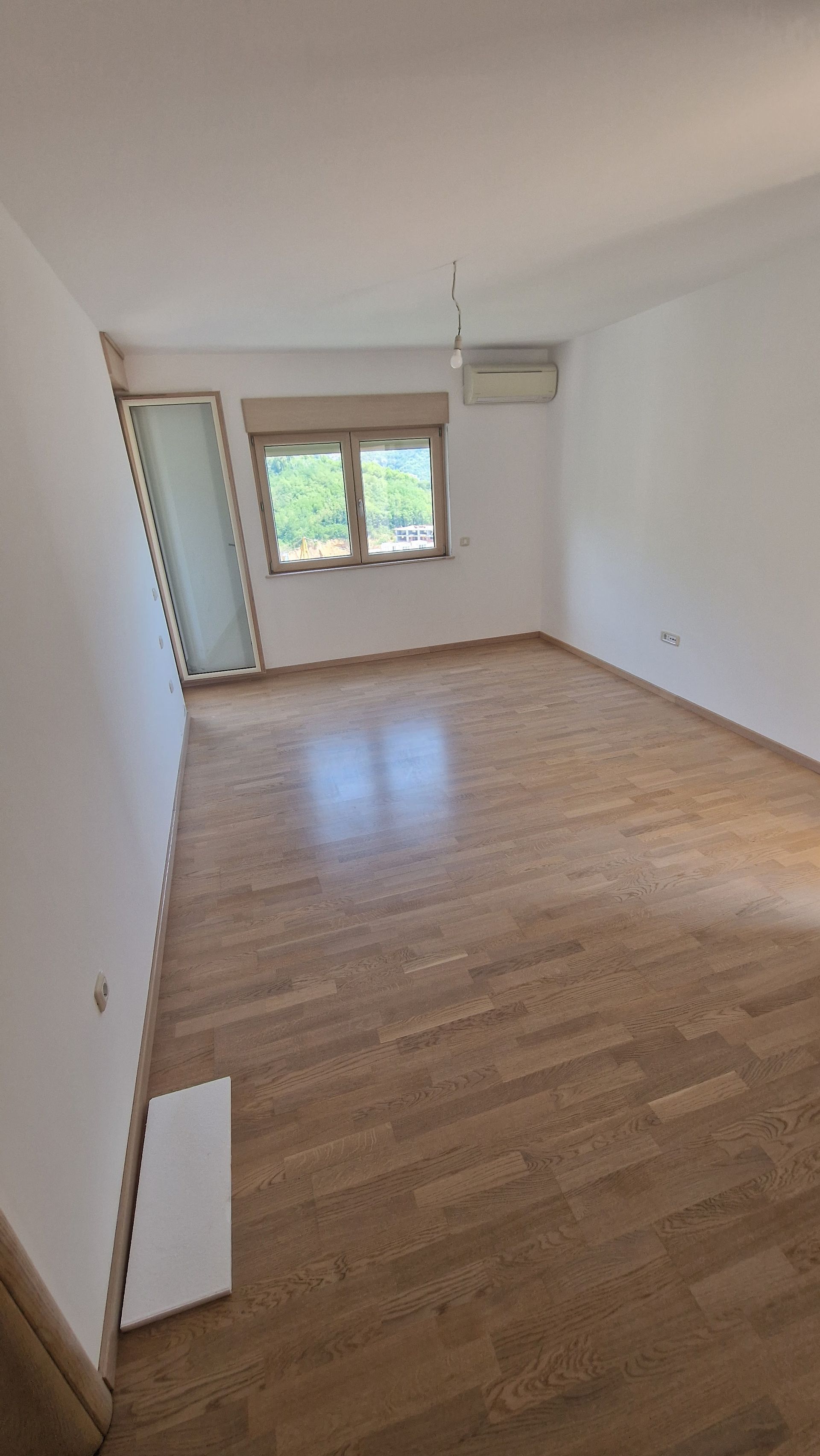 amforaproperty.com/Nov dvosoban stan (105m2) sa pogledom na more u kompleksu sa bazenom,Bečići,Ivanovići.