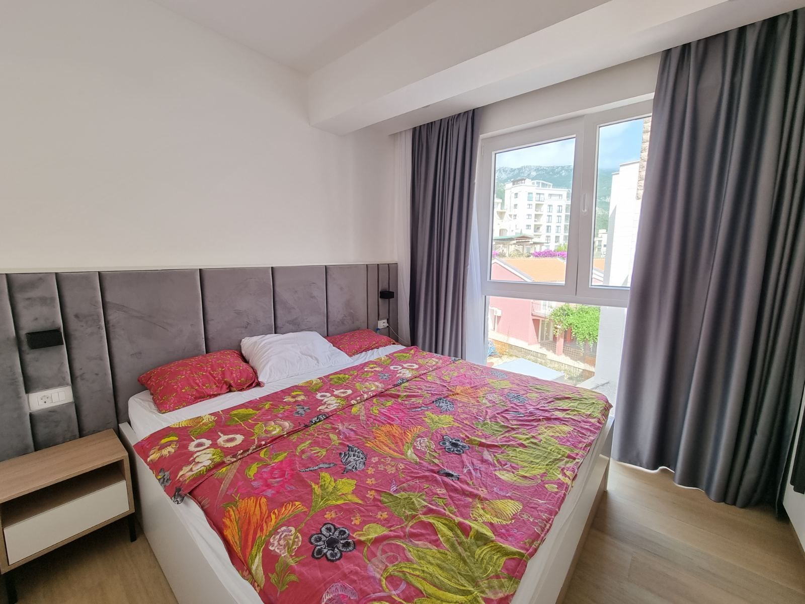 Dvosoban luks stan sa pogledom na more u novom apart-hotelu Horizont. Bečići - Amfora Real Estate