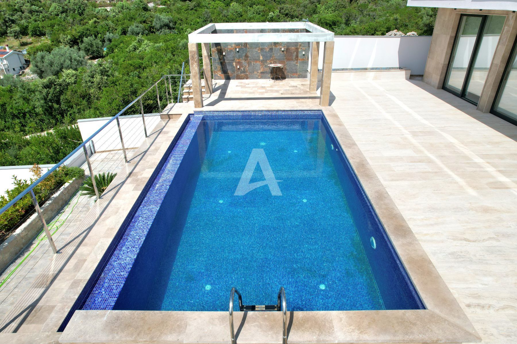 amforaproperty.com/Luksuzna ekološka vila sa bazenom i panoramskim pogledom na more - Žukovica, Kotor