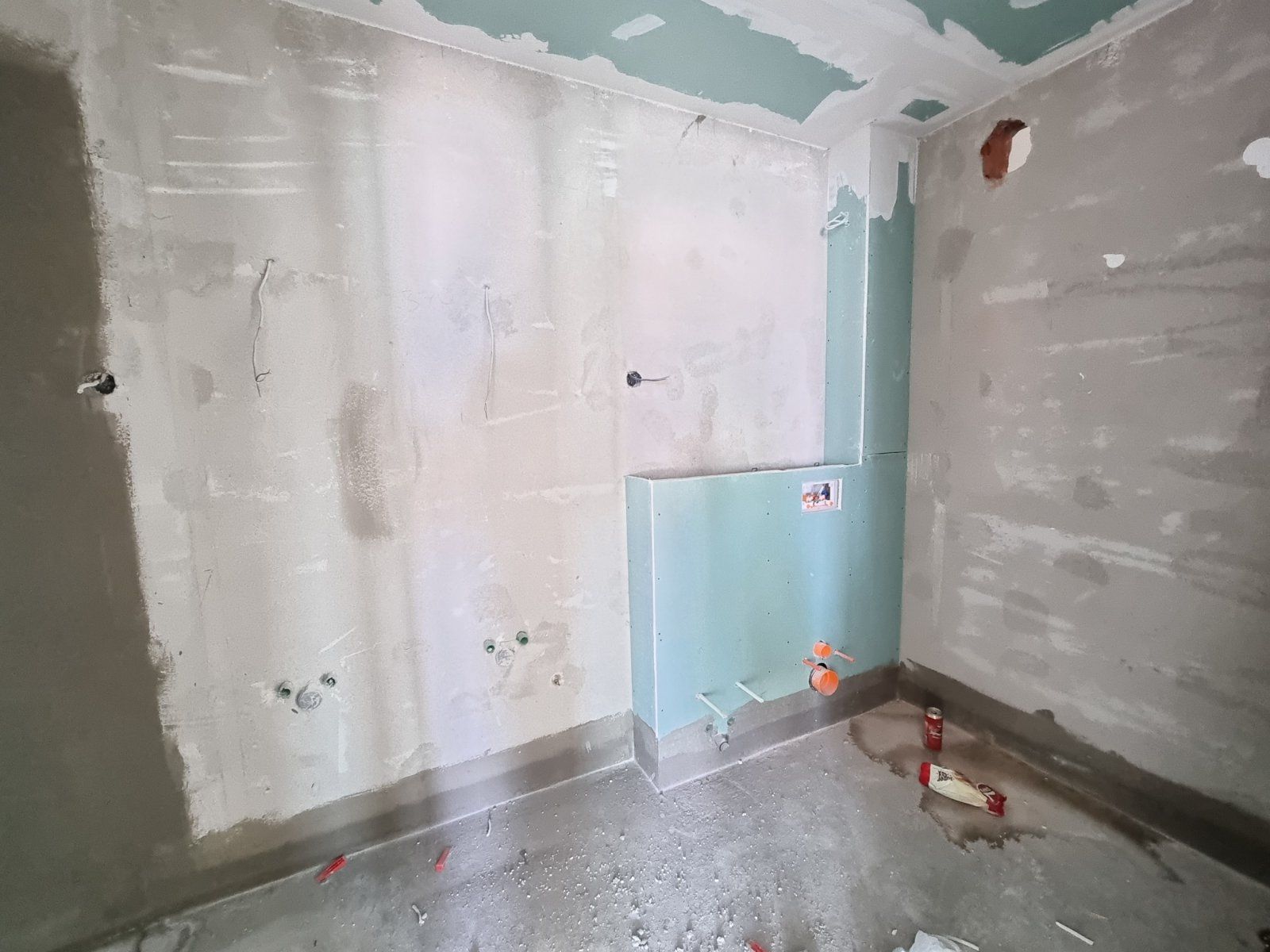 Dvosoban stan u izgradnji (73m2 + 82m2 terase) sa pogledom na more.Becici - Amfora Real Estate