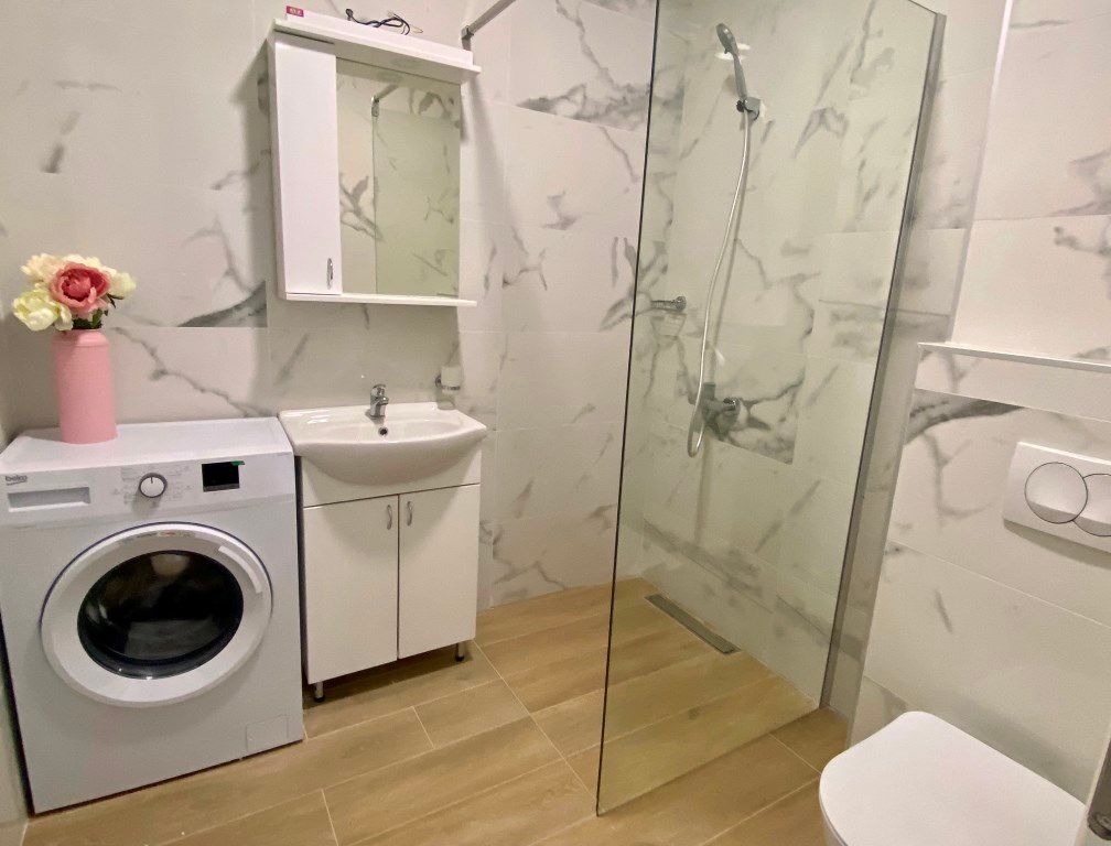 DVOSOBAN STAN SA POGLEDOM NA MORE BLIZU BUDVE - Amfora Real Estate