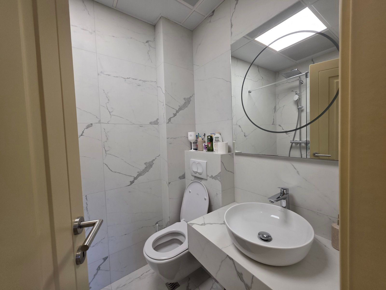 Opremljen trosoban stan 90 m² sa panoramskim pogledom na more – Blizikuće, Budva - Amfora Real Estate