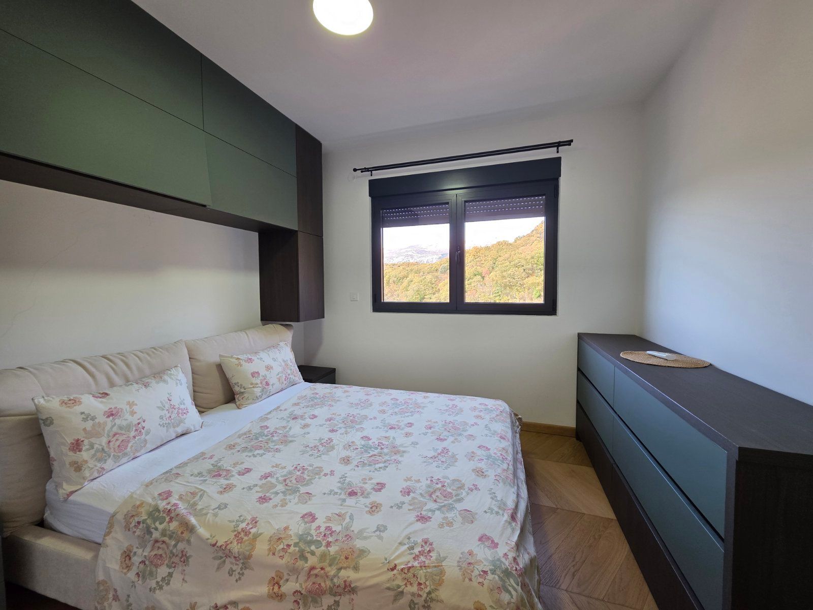 Opremljen trosoban stan 90 m² sa panoramskim pogledom na more – Blizikuće, Budva - Amfora Real Estate