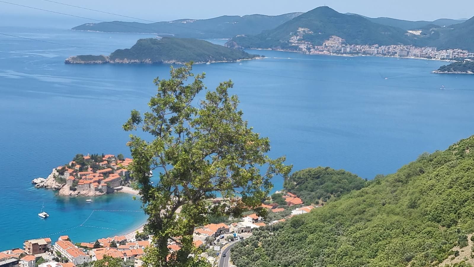 Opremljen trosoban stan 90 m² sa panoramskim pogledom na more – Blizikuće, Budva - Amfora Real Estate