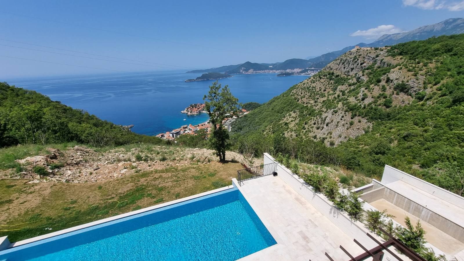 Opremljen trosoban stan 90 m² sa panoramskim pogledom na more – Blizikuće, Budva - Amfora Real Estate