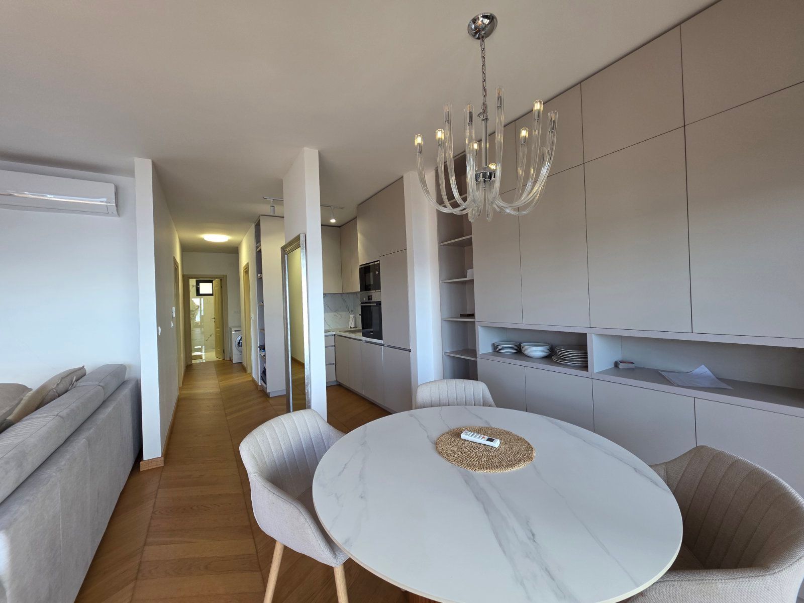 Opremljen trosoban stan 90 m² sa panoramskim pogledom na more – Blizikuće, Budva - Amfora Real Estate