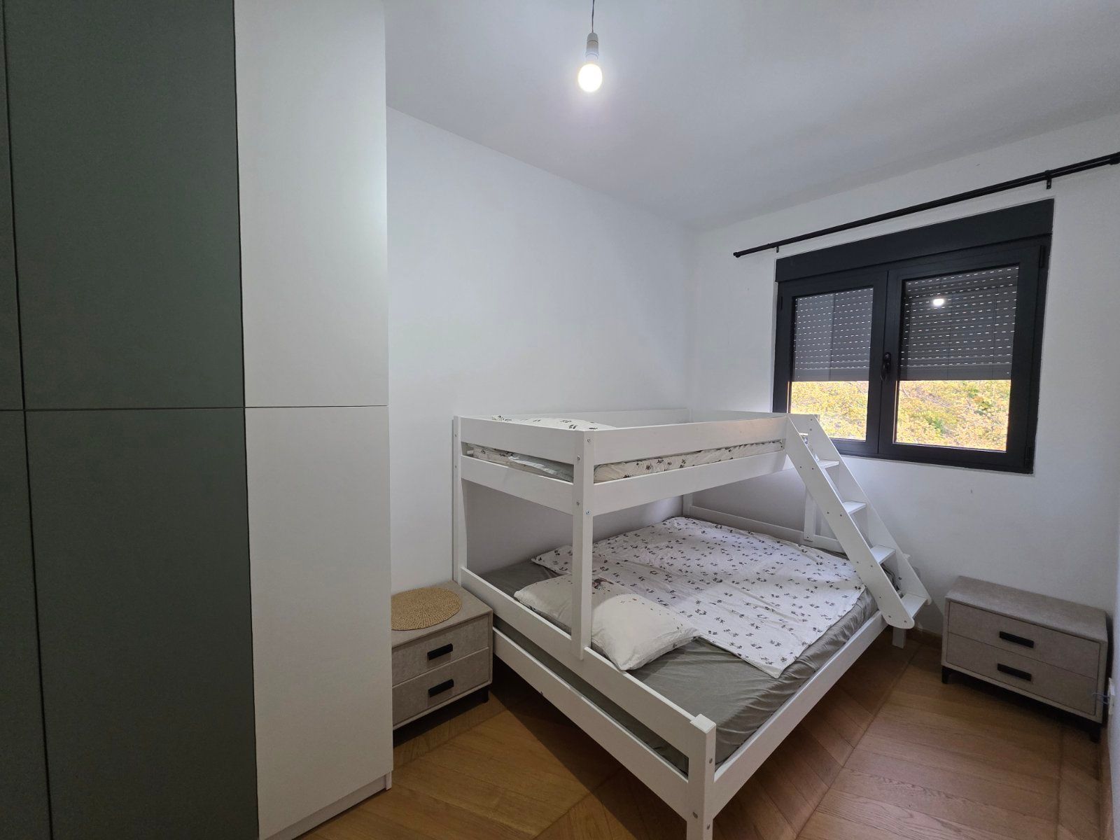 Opremljen trosoban stan 90 m² sa panoramskim pogledom na more – Blizikuće, Budva - Amfora Real Estate