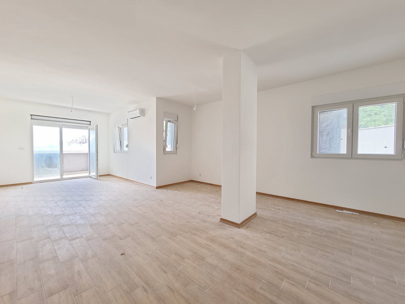 Trosoban penthouse 117m2 + 220m2 GRATIS  terasa.The Old Bakery Budva. - Amfora Real Estate