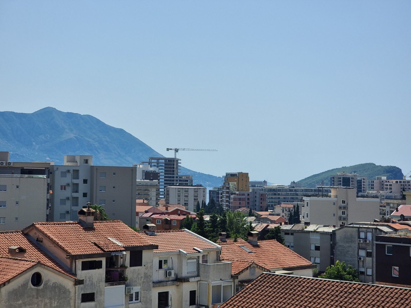 Trosoban penthouse 117m2 + 220m2 GRATIS  terasa.The Old Bakery Budva. - Amfora Real Estate