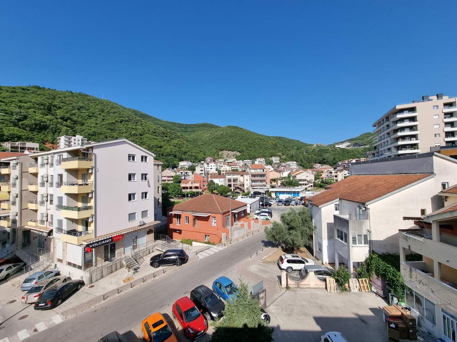 Dupleks stan površine 121 m2 u Budvi. - Amfora Real Estate
