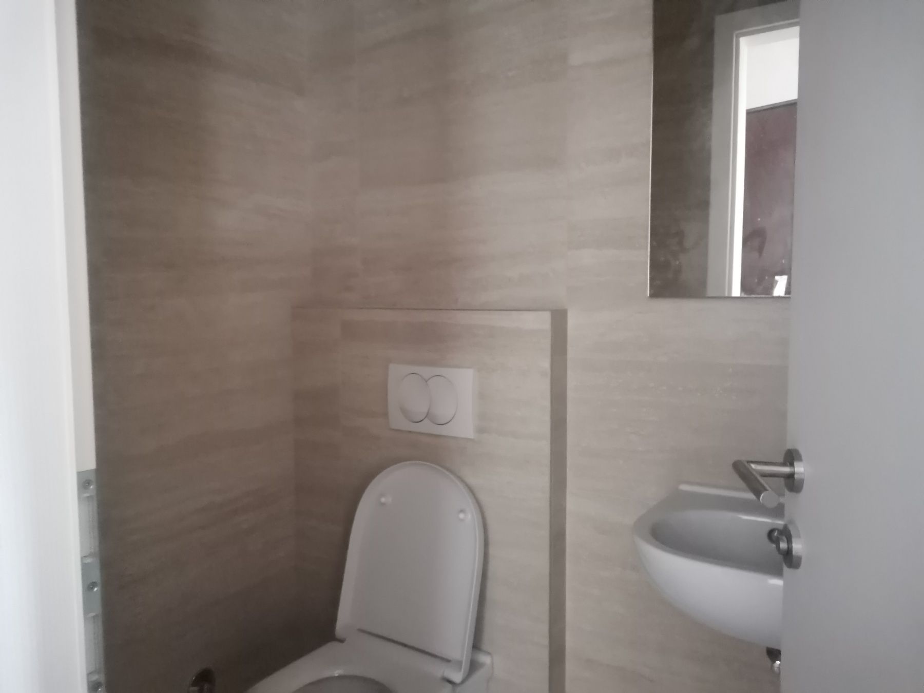 Trosoban stan 94m2 u strogom centru Budve u neposrednoj blizini TQ Plaze - Amfora Real Estate