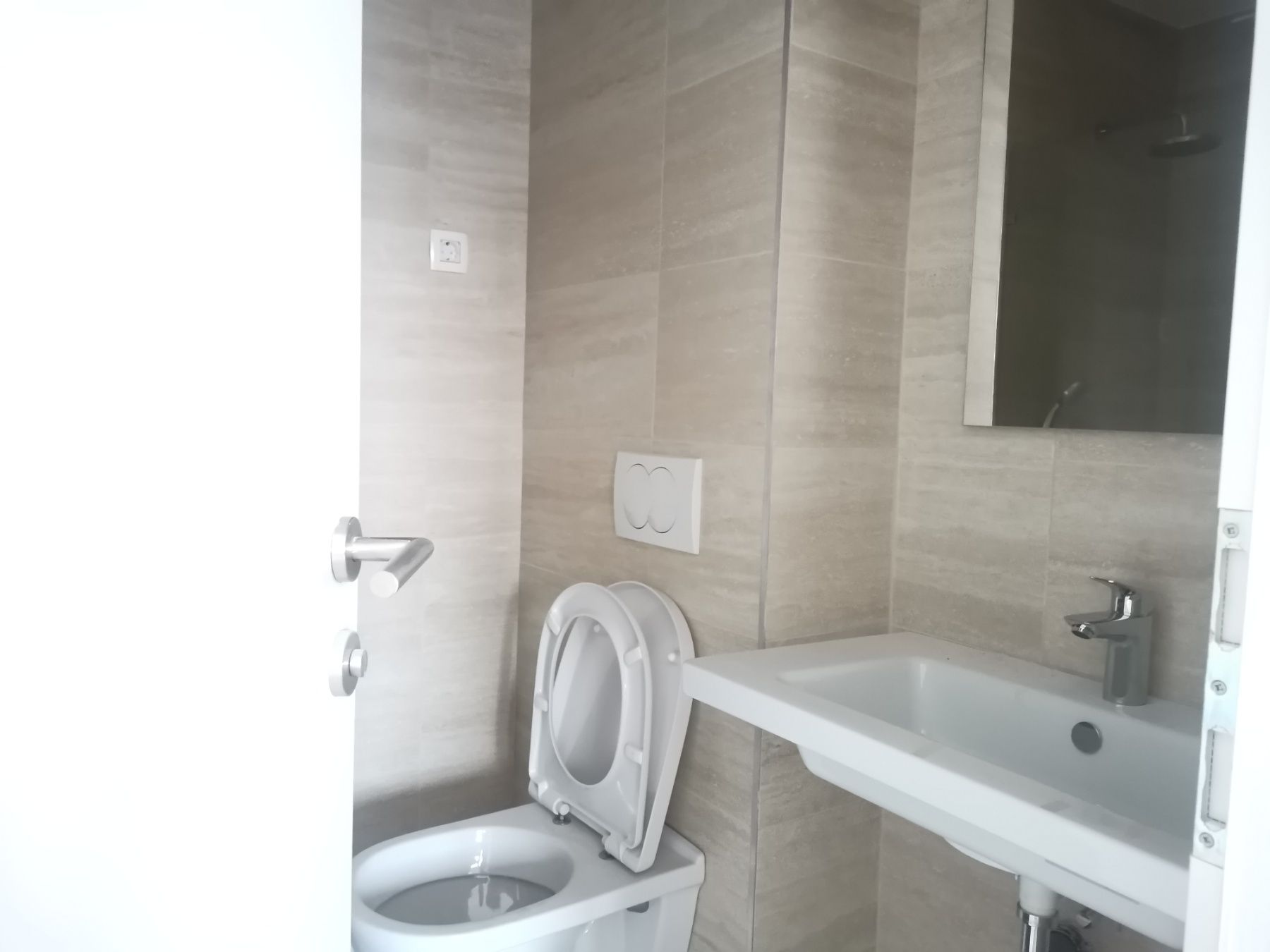 Trosoban stan 94m2 u strogom centru Budve u neposrednoj blizini TQ Plaze - Amfora Real Estate