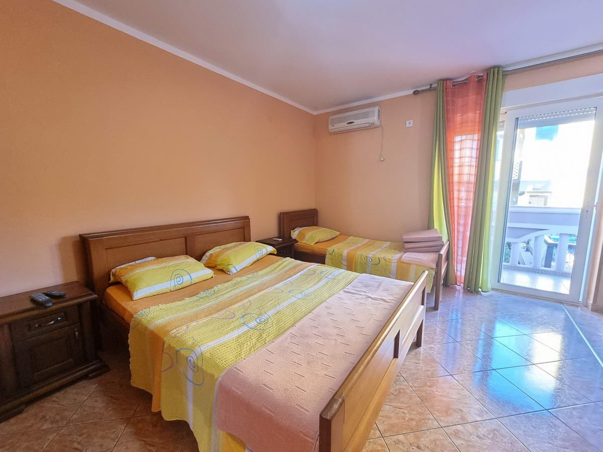 Prostrana kuća 750m2,Maine-Budva - Amfora Real Estate