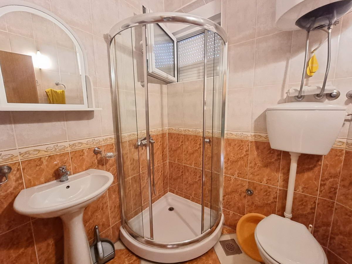 Prostrana kuća 750m2,Maine-Budva - Amfora Real Estate