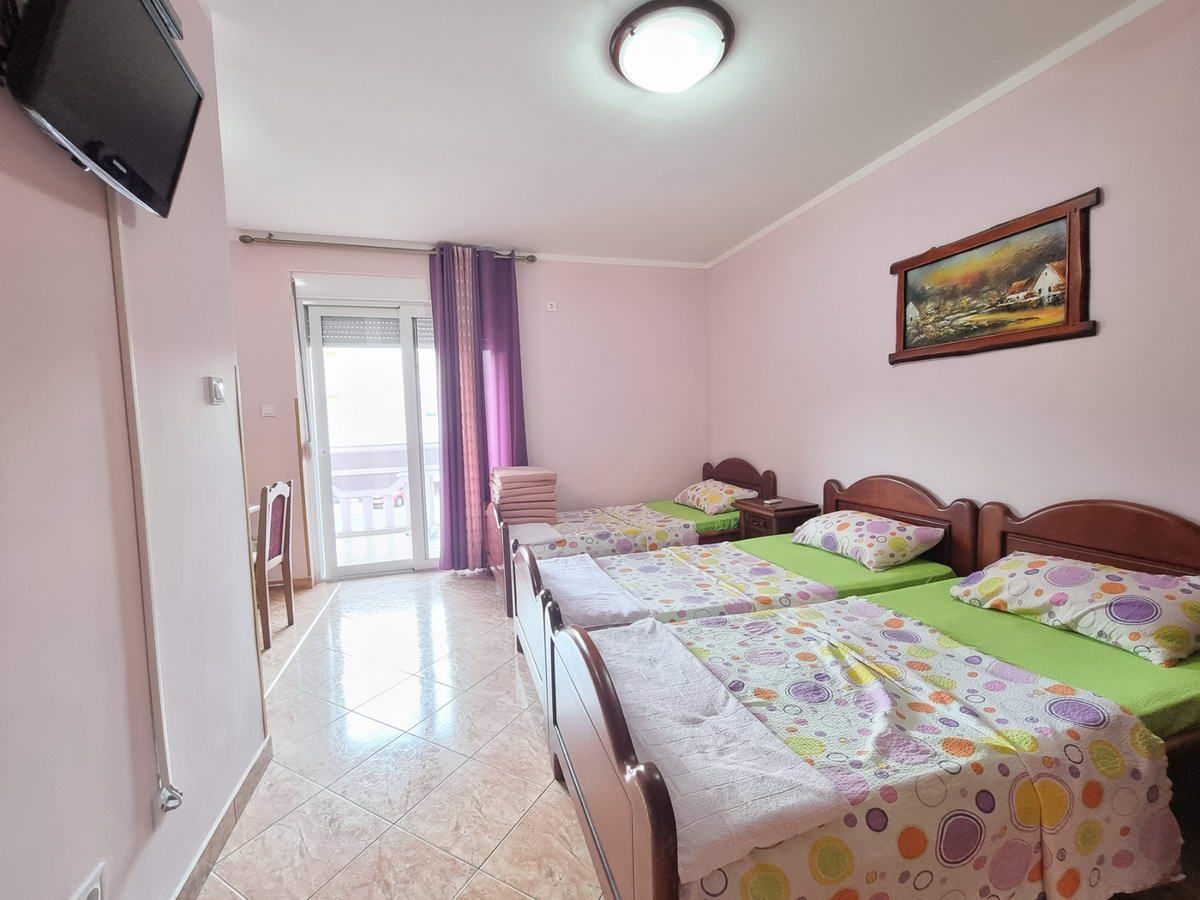 Prostrana kuća 750m2,Maine-Budva - Amfora Real Estate