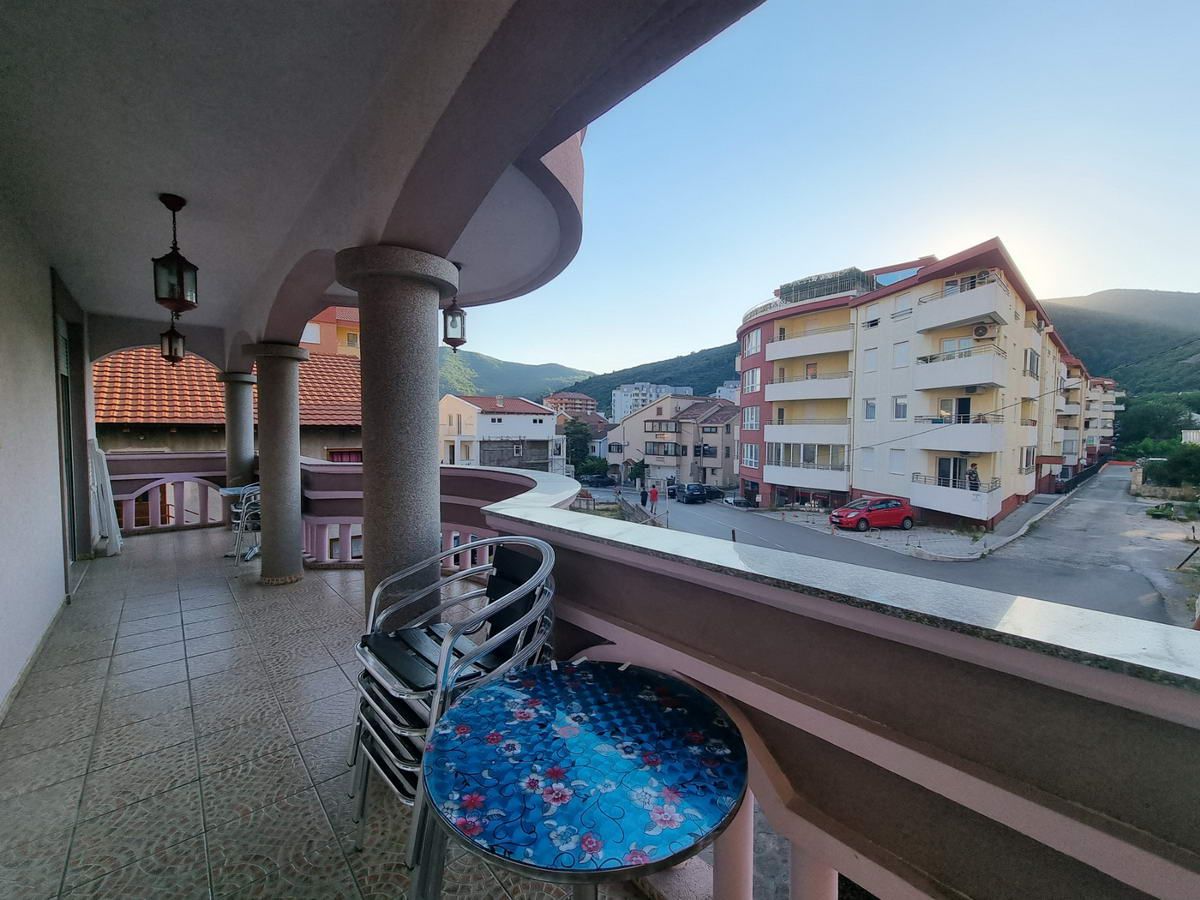 Prostrana kuća 750m2,Maine-Budva - Amfora Real Estate