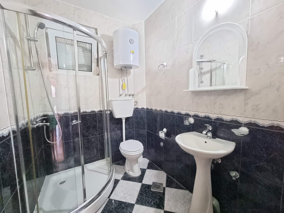 Prostrana kuća 750m2,Maine-Budva - Amfora Real Estate