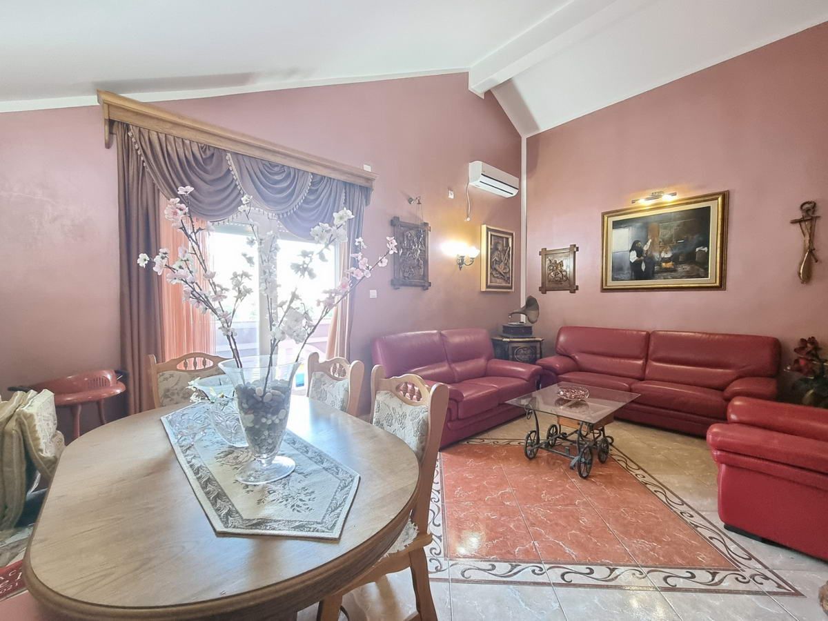 Prostrana kuća 750m2,Maine-Budva - Amfora Real Estate