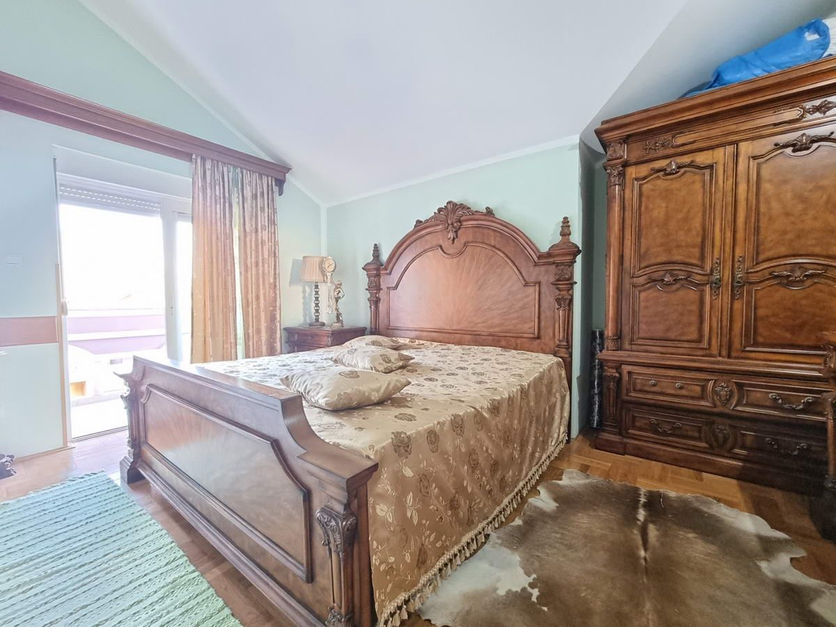 Prostrana kuća 750m2,Maine-Budva - Amfora Real Estate