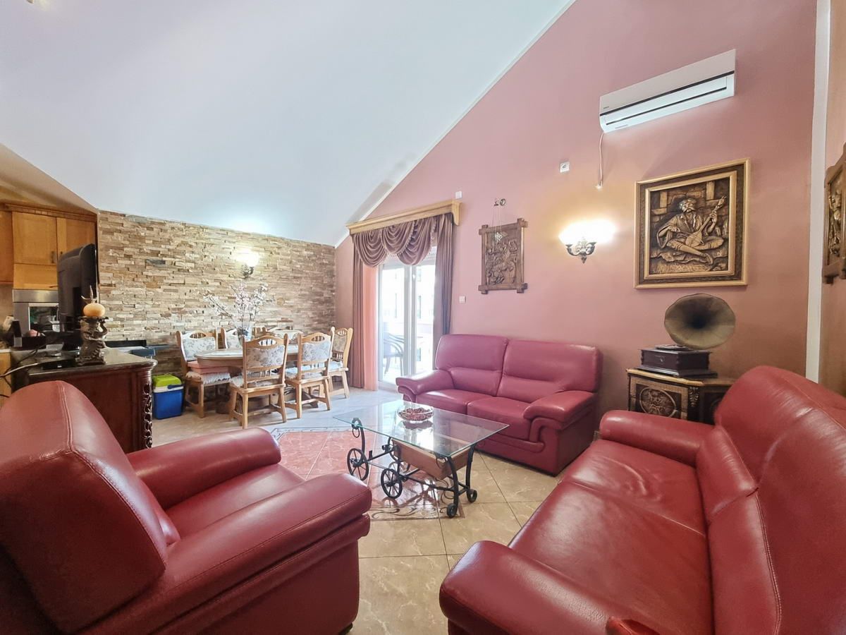 Prostrana kuća 750m2,Maine-Budva - Amfora Real Estate