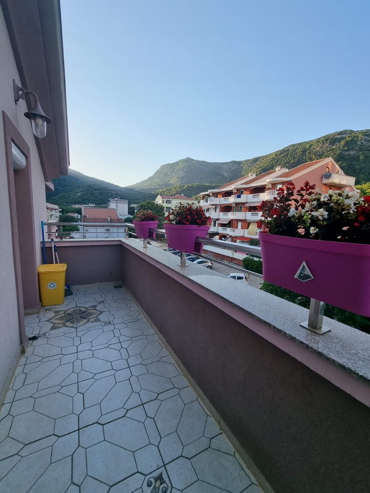 Prostrana kuća 750m2,Maine-Budva - Amfora Real Estate