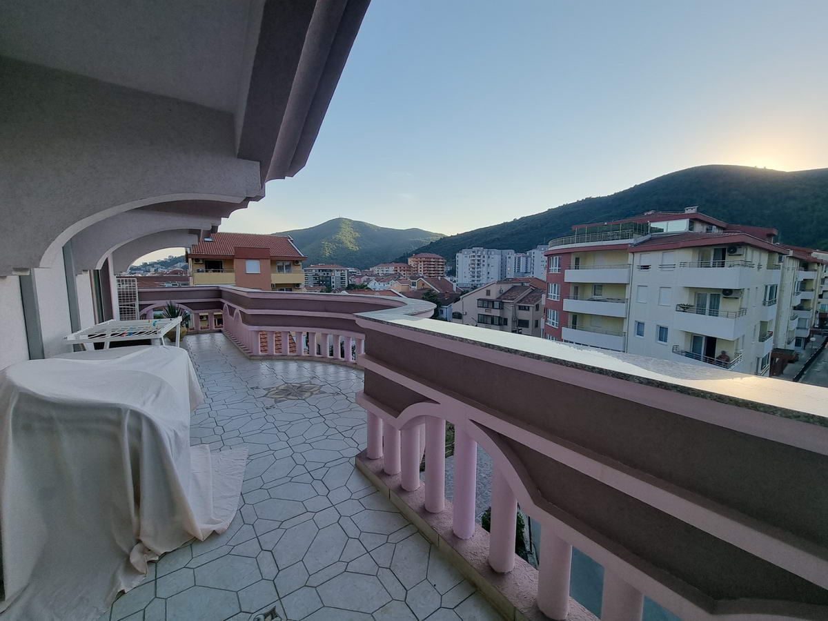 Prostrana kuća 750m2,Maine-Budva - Amfora Real Estate
