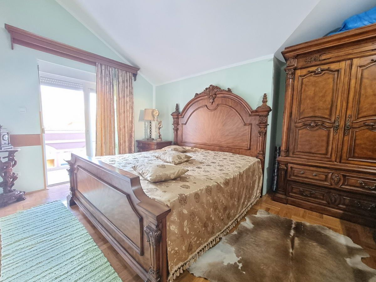 Prostrana kuća 750m2,Maine-Budva - Amfora Real Estate