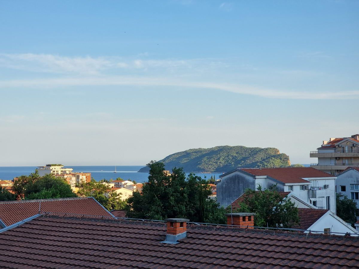 Prostrana kuća 750m2,Maine-Budva - Amfora Real Estate