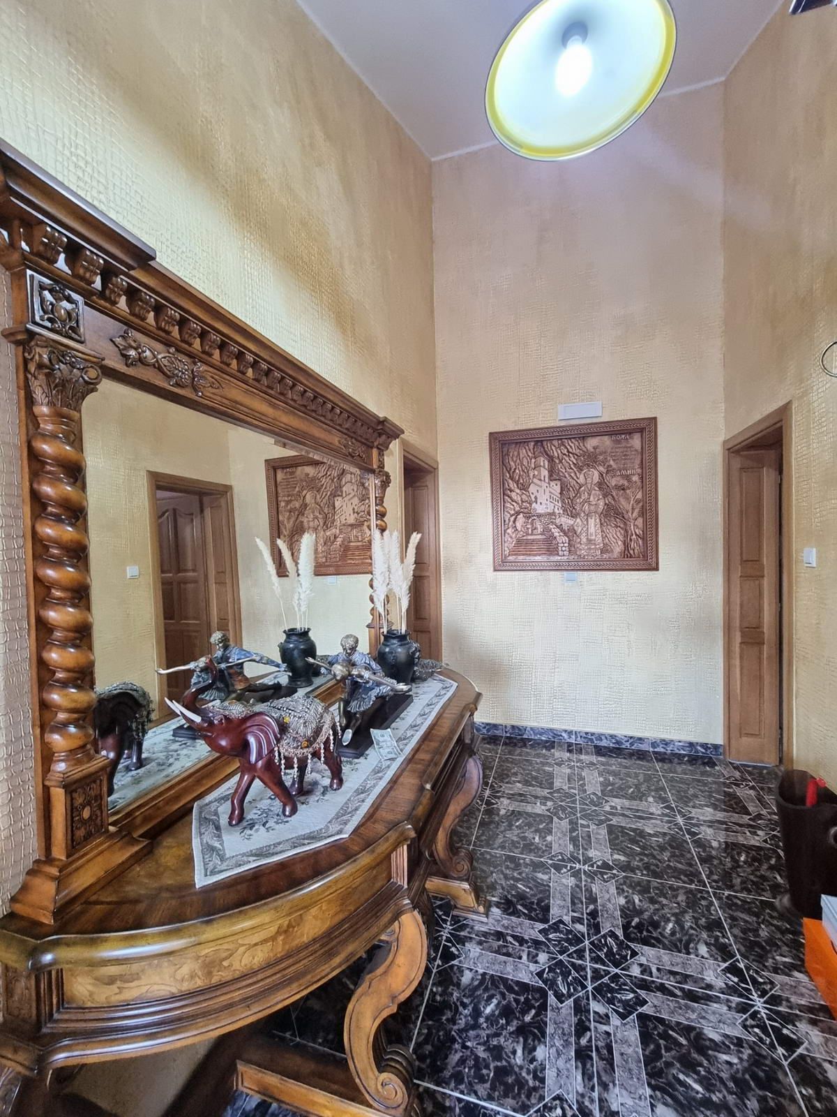 Prostrana kuća 750m2,Maine-Budva - Amfora Real Estate