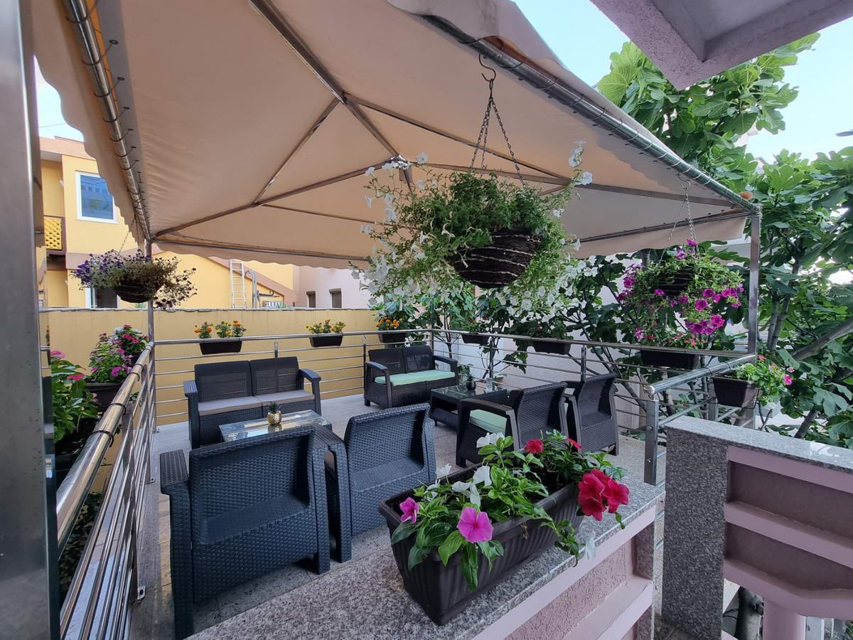 Prostrana kuća 750m2,Maine-Budva - Amfora Real Estate