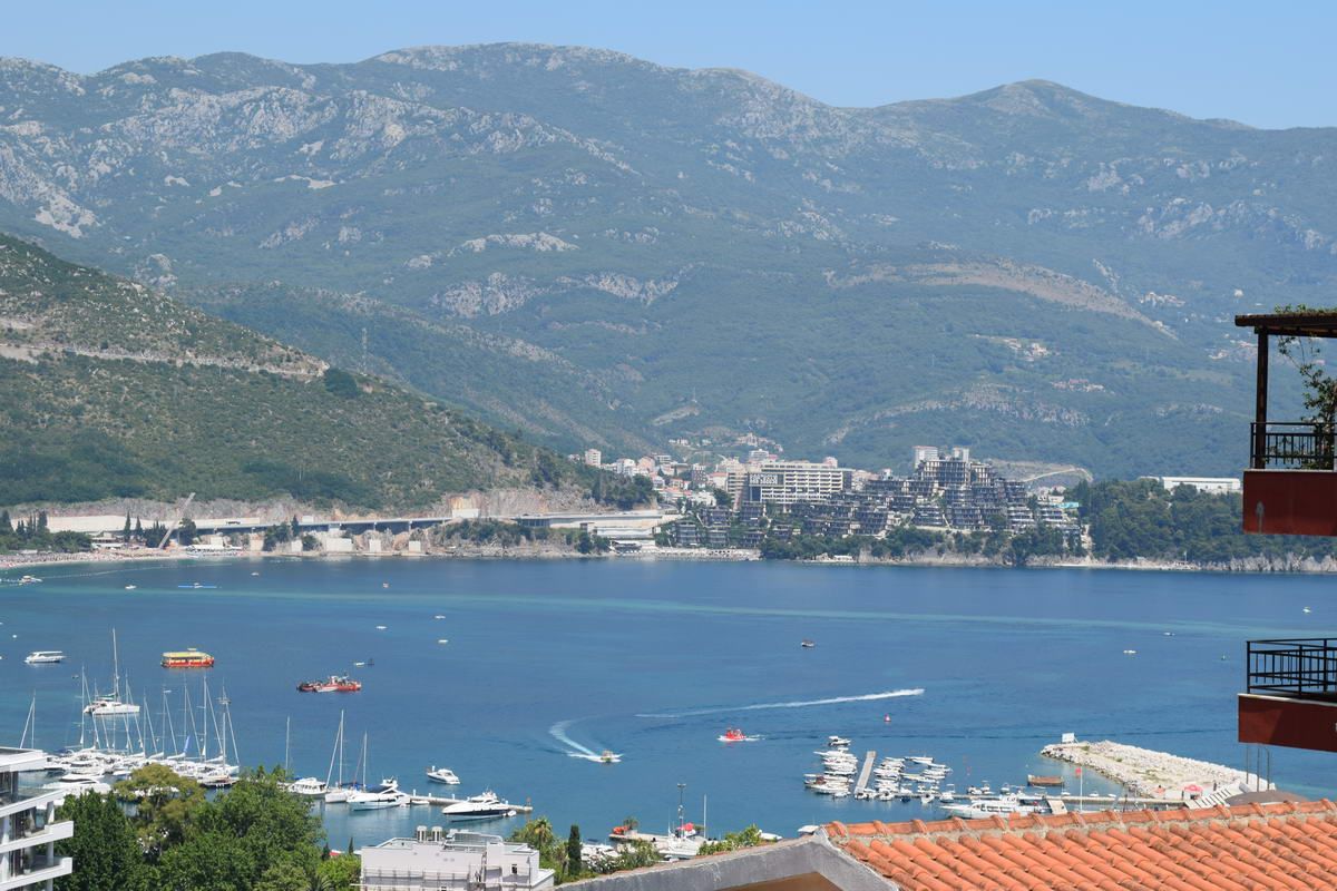 Trosoban stan 120m2 s panoramskim pogledom na more i grad,Budva-Vidikovac - Amfora Real Estate