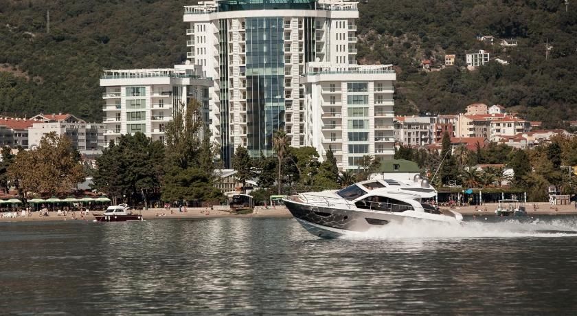 Jednosoban stan 64m2 u kompleksu Tre Canne .Budva - Amfora Real Estate