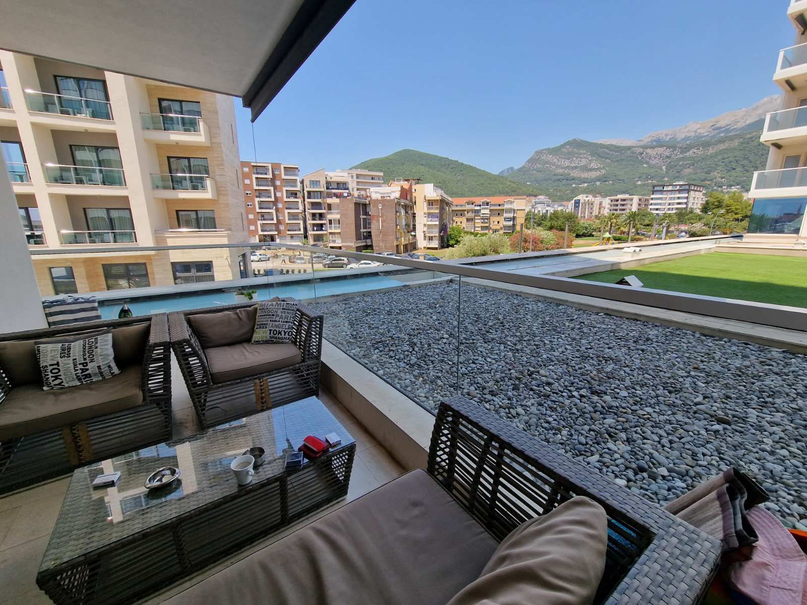 Trosoban luksuzan stan 89m2 u kompleksu Tre Canne  u Budvi - Amfora Real Estate