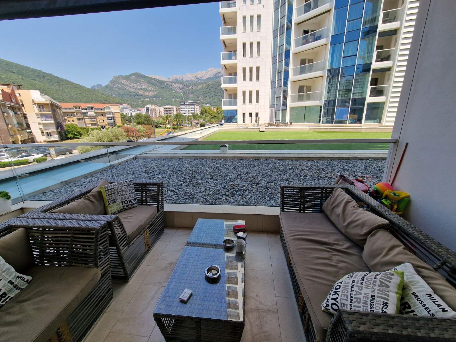 Trosoban luksuzan stan 89m2 u kompleksu Tre Canne  u Budvi - Amfora Real Estate