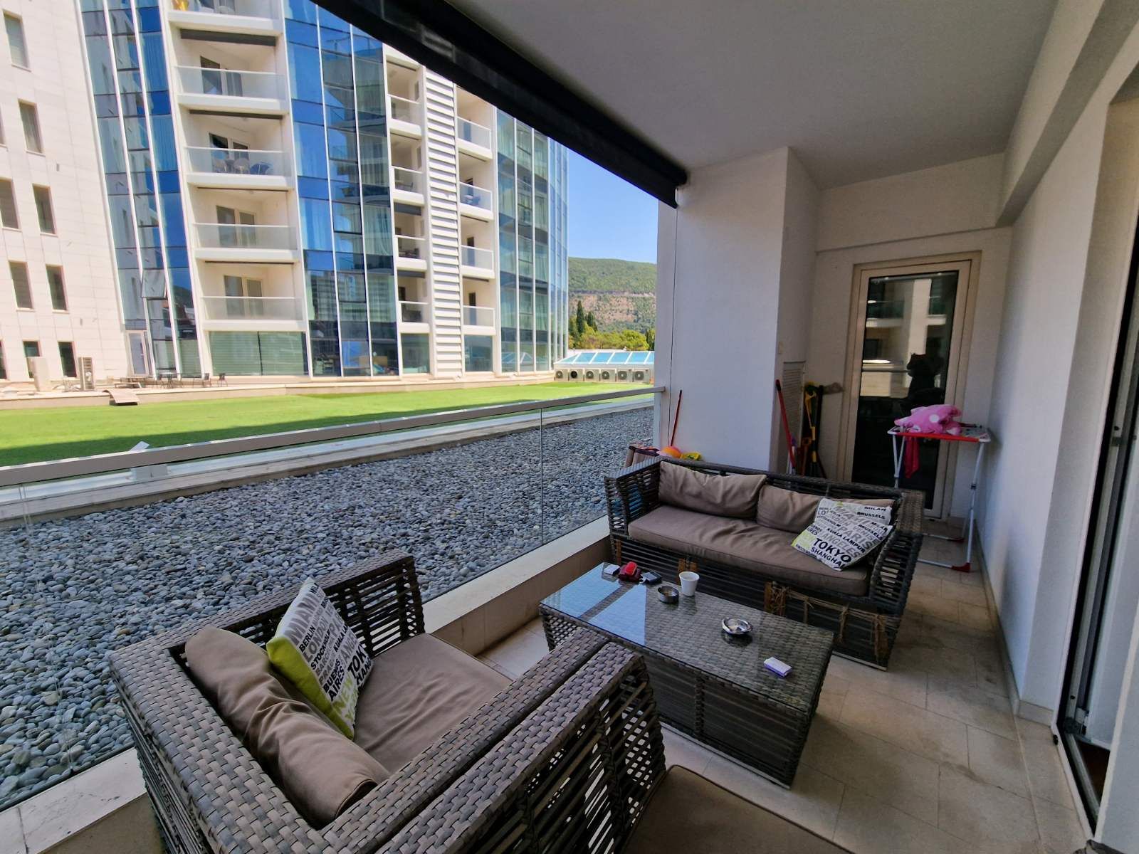 Trosoban luksuzan stan 89m2 u kompleksu Tre Canne  u Budvi - Amfora Real Estate