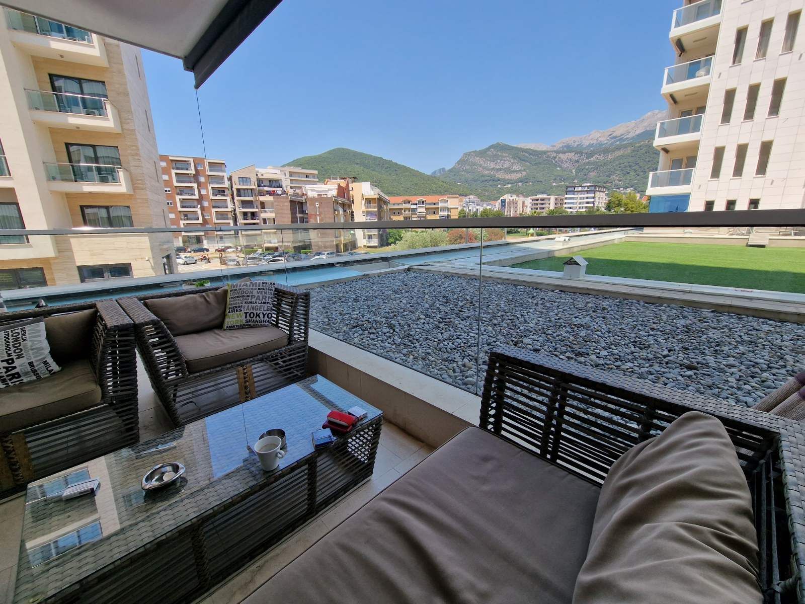 Trosoban luksuzan stan 89m2 u kompleksu Tre Canne  u Budvi - Amfora Real Estate