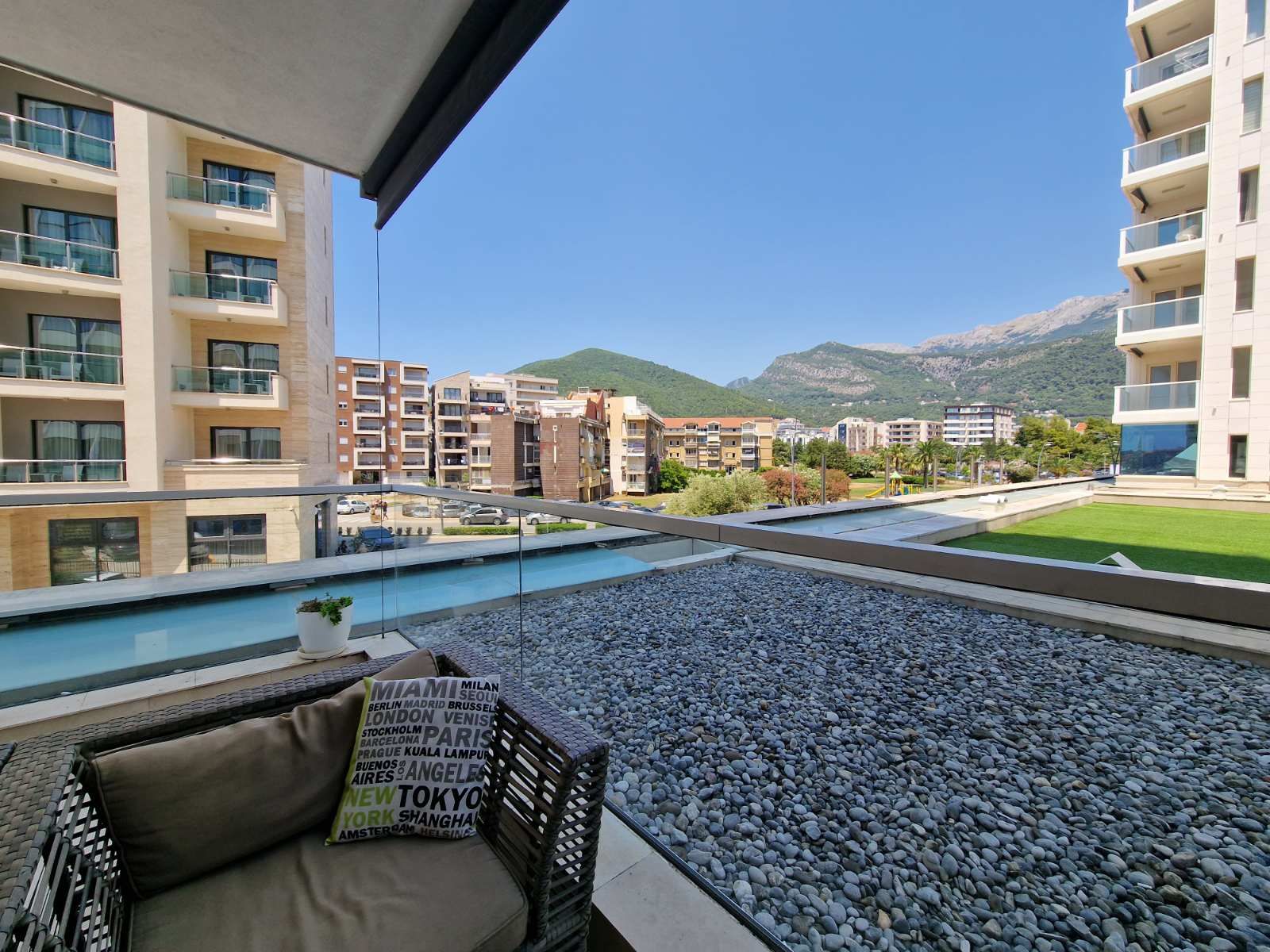 Trosoban luksuzan stan 89m2 u kompleksu Tre Canne  u Budvi - Amfora Real Estate