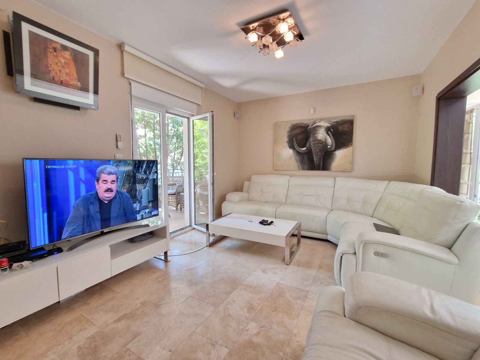 Luksuzan trosoban stan 100m2 ,u blizini hotela Splendid (Budva-Becici) - Amfora Real Estate