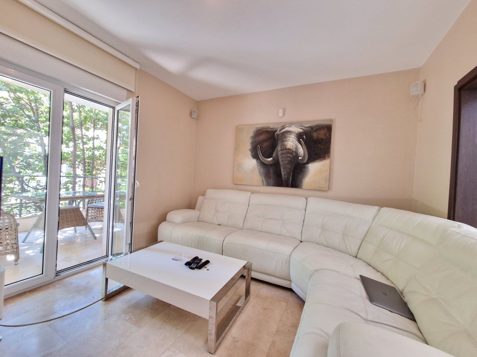 Luksuzan trosoban stan 100m2 ,u blizini hotela Splendid (Budva-Becici) - Amfora Real Estate