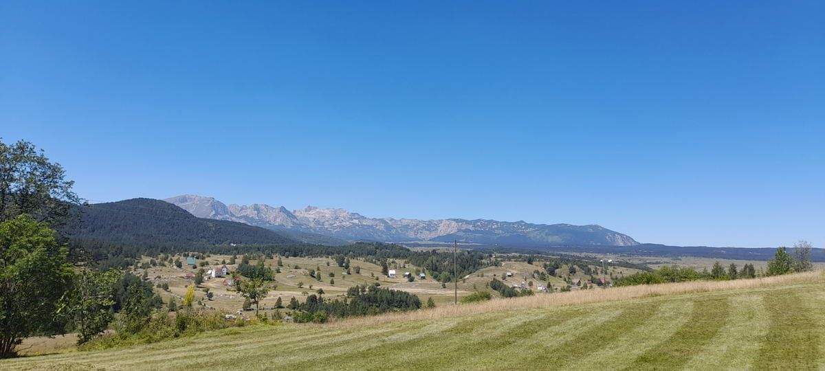 Plac površine 10,354m2 pored same magistrale Zabljak-Pljevlja (7km od centra Zabljaka) - Amfora Real Estate