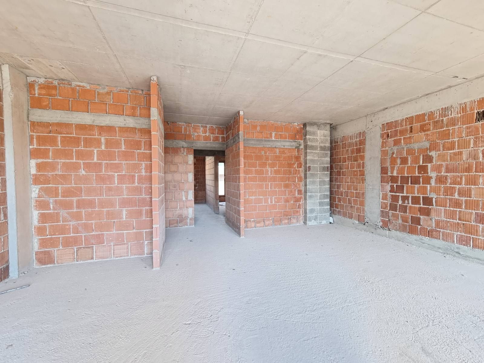 Dvosoban stan 100m2 sa pogledom na more,na fantastičnoj lokaciji na bulevaru Jadranski put u Budvi. - Amfora Real Estate