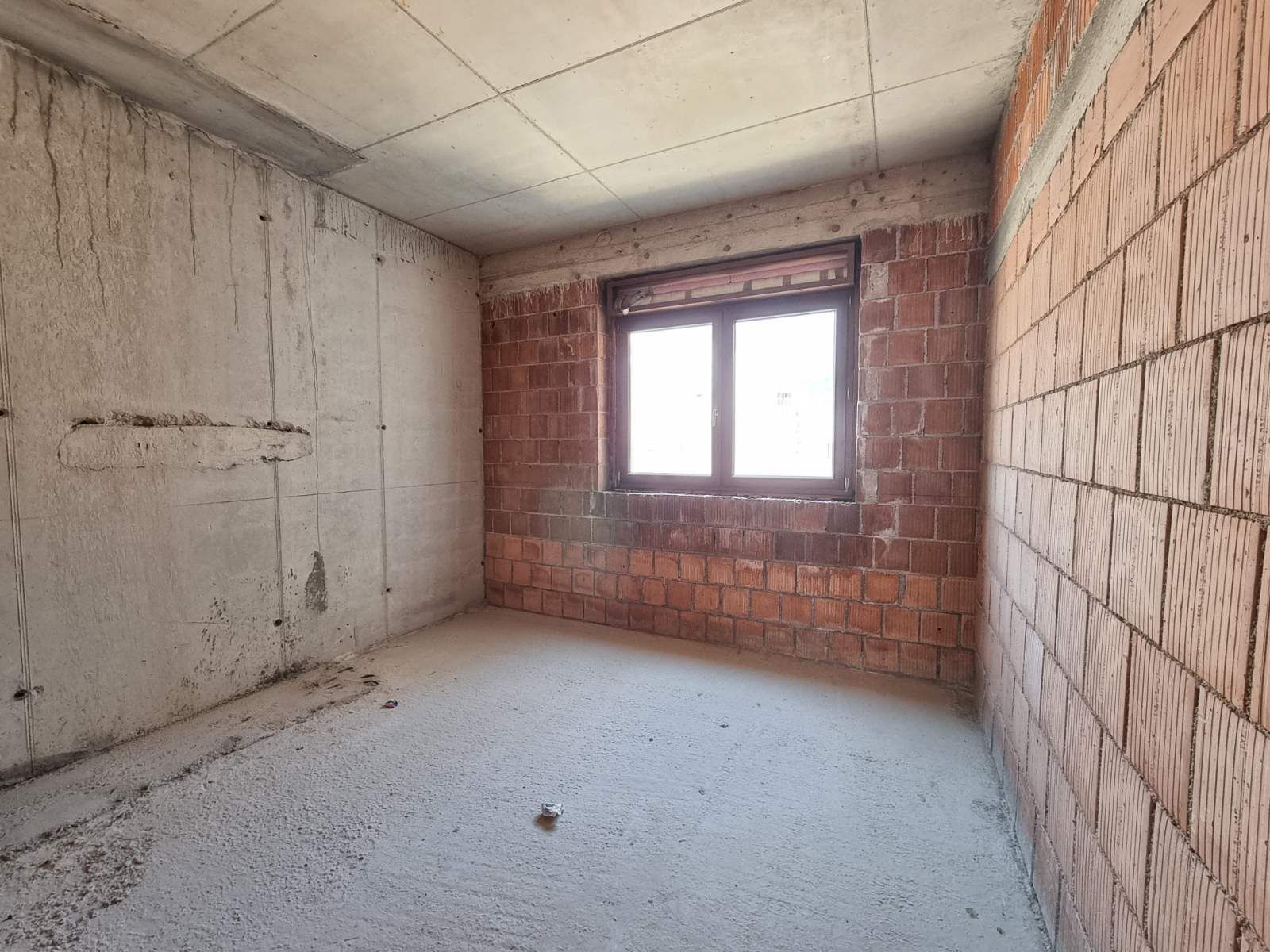 Dvosoban stan 100m2 sa pogledom na more,na fantastičnoj lokaciji na bulevaru Jadranski put u Budvi. - Amfora Real Estate