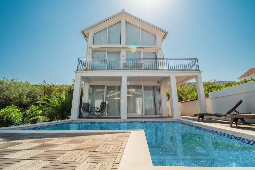 Dve prelepe kuće sa bazenom,Lustica (Tivat) - Amfora Real Estate