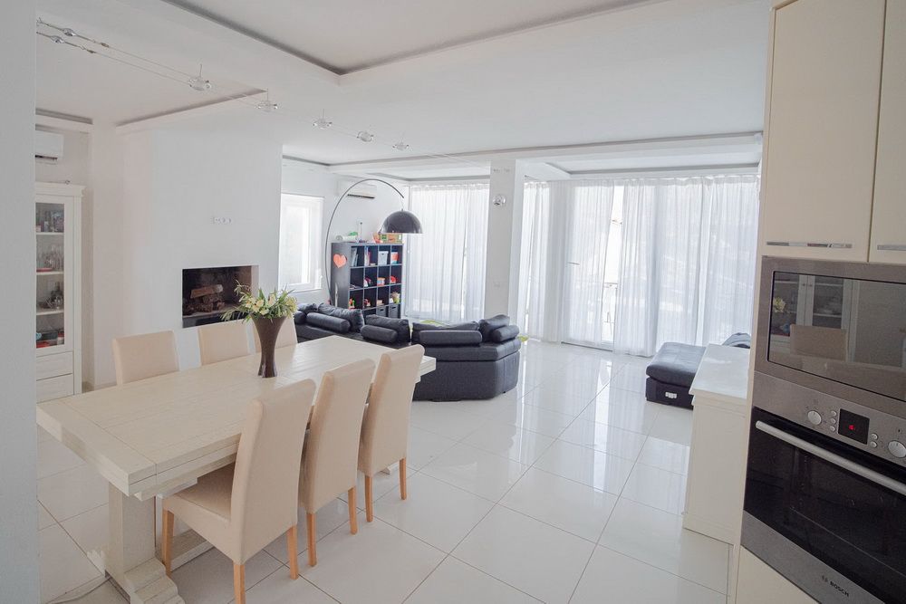 Dve prelepe kuće sa bazenom,Lustica (Tivat) - Amfora Real Estate