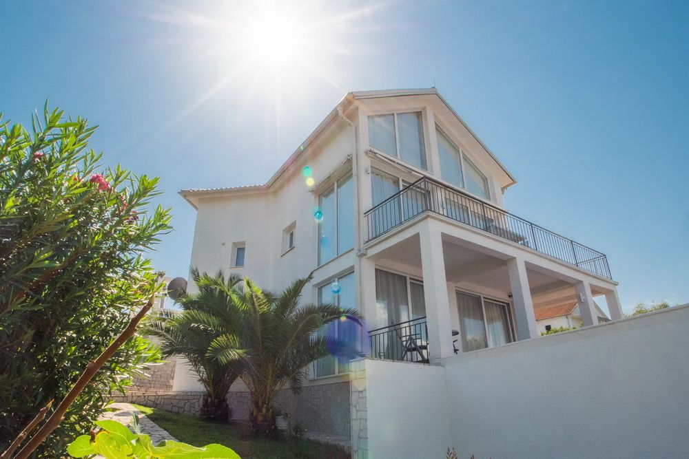 Dve prelepe kuće sa bazenom,Lustica (Tivat) - Amfora Real Estate