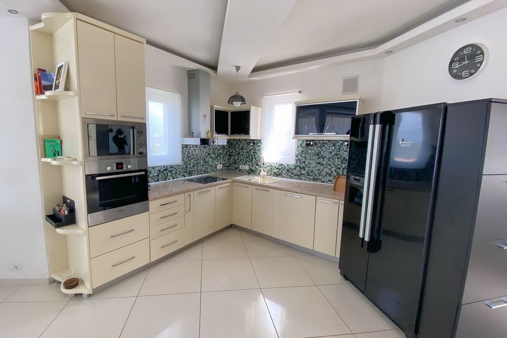 Dve prelepe kuće sa bazenom,Lustica (Tivat) - Amfora Real Estate