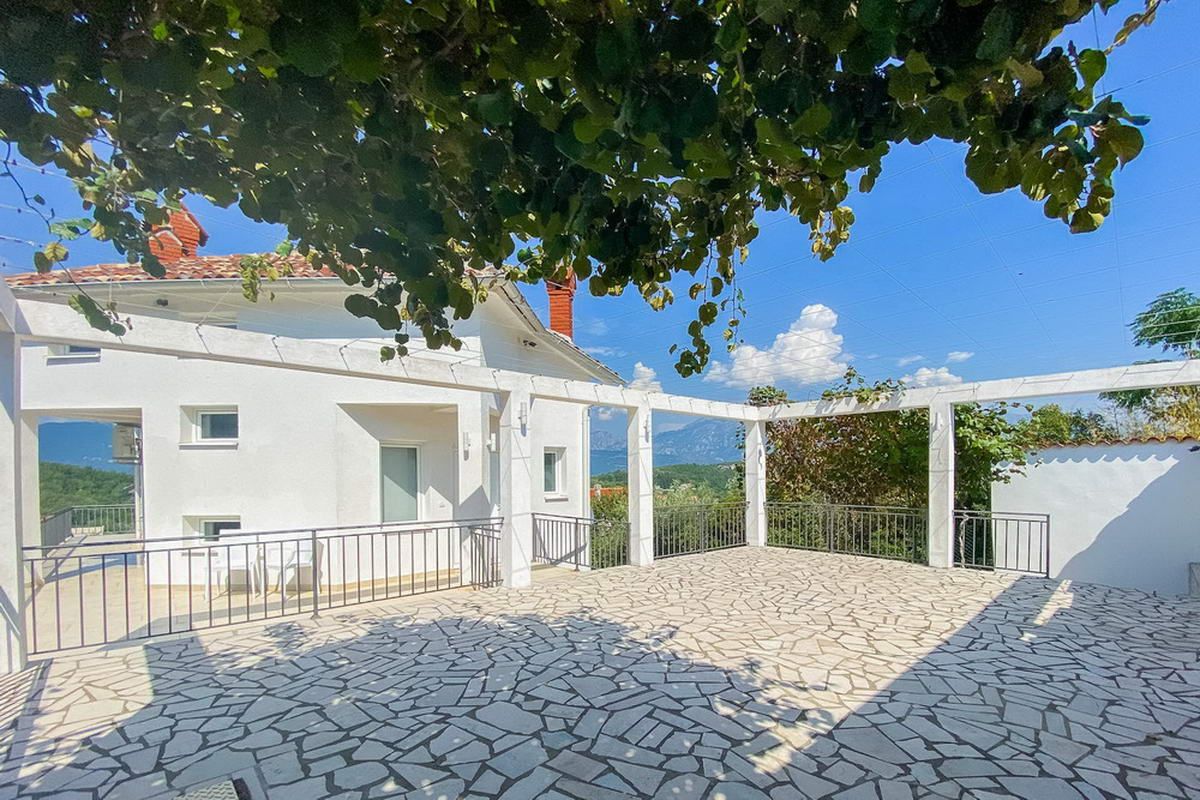 Dve prelepe kuće sa bazenom,Lustica (Tivat) - Amfora Real Estate